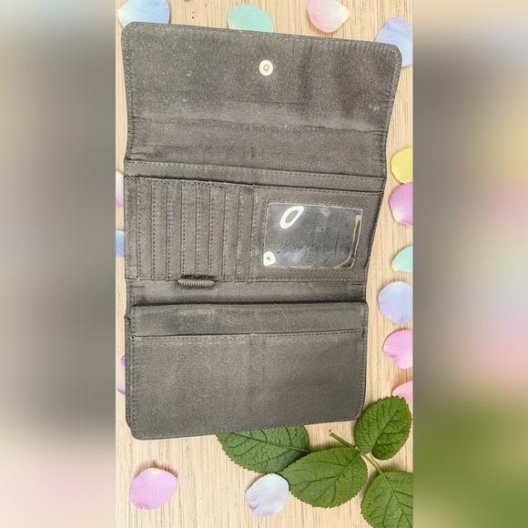 Tommy Hilfiger Monogram Crossbody Bag With Matching Wallet - Picture 10 of 14